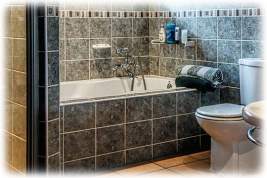 Как выбрать настенную плитку для ванной: советы и рекомендации