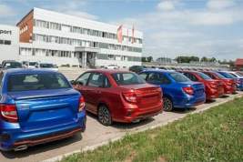 Только 11,1 процента семей Кировской области могут купить в кредит автомобиль за 1 млн рублей